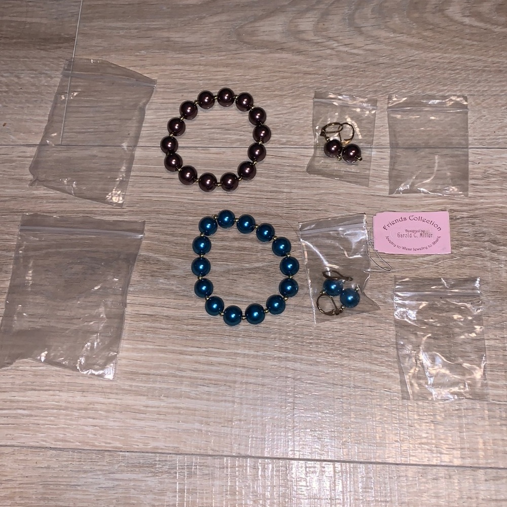 NWT Garold C Miller set of matching bracelets & earrings